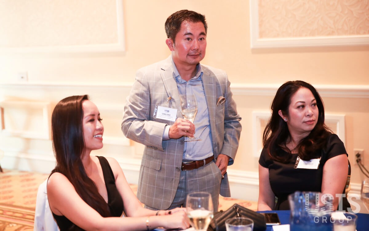 Ông Chris Lộc Đào – Chủ tịch USIS Group chia sẻ những thông tin mới nhất và bổ ích đến từng khách hàng